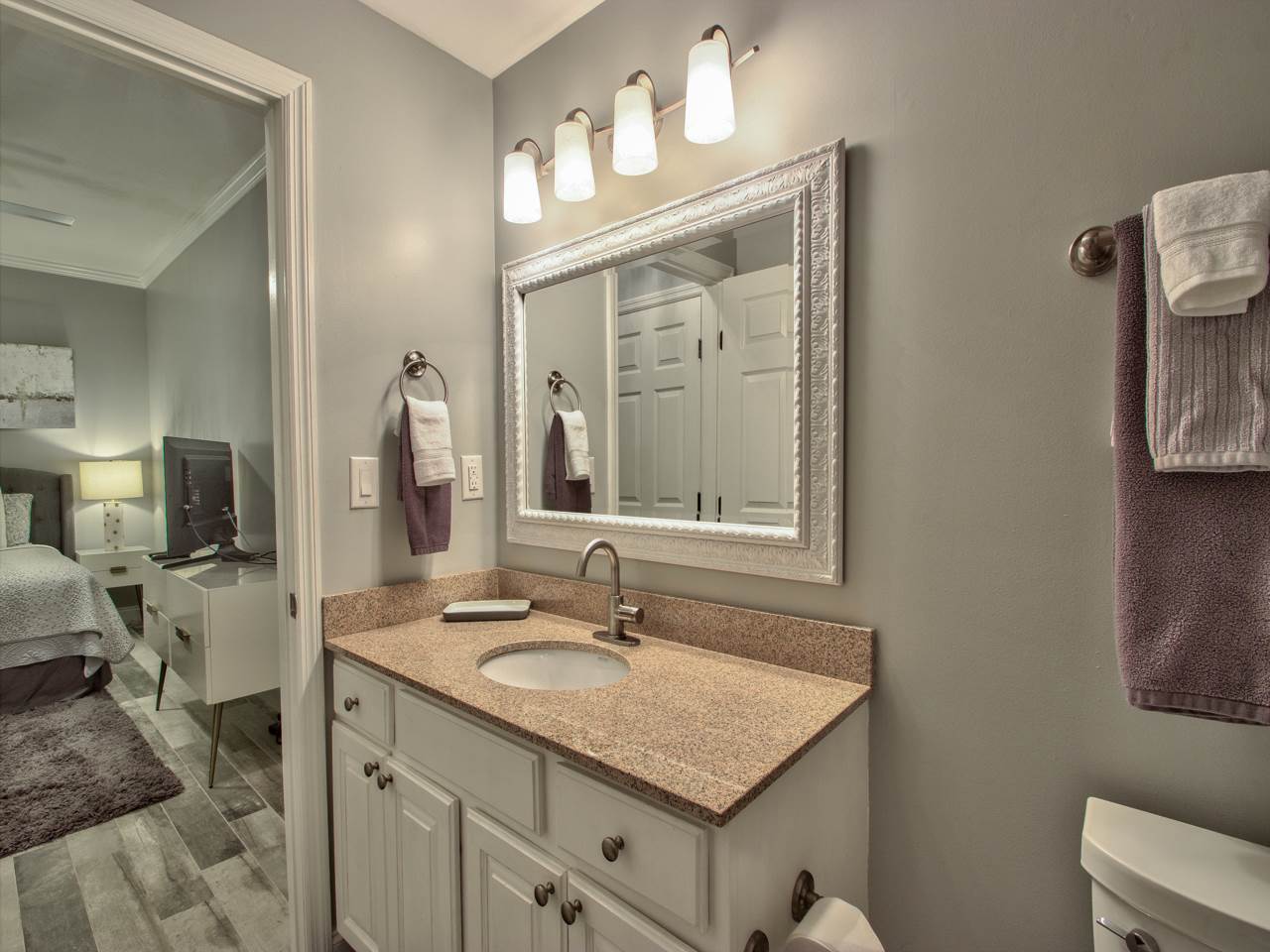 215 W College Unit 308 Avenue Unit: 308