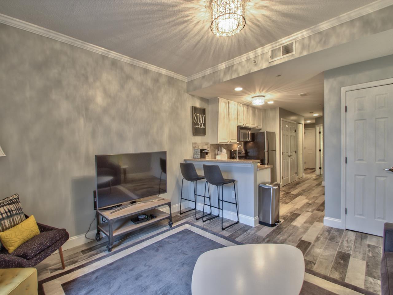 215 W College Unit 308 Avenue Unit: 308