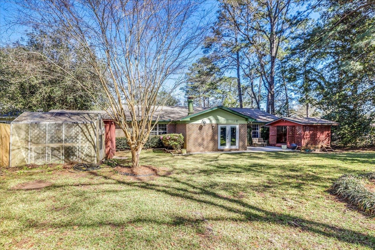 1813 Salmon Dr
