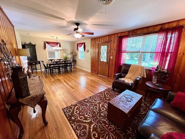 1913 SUNSET LN