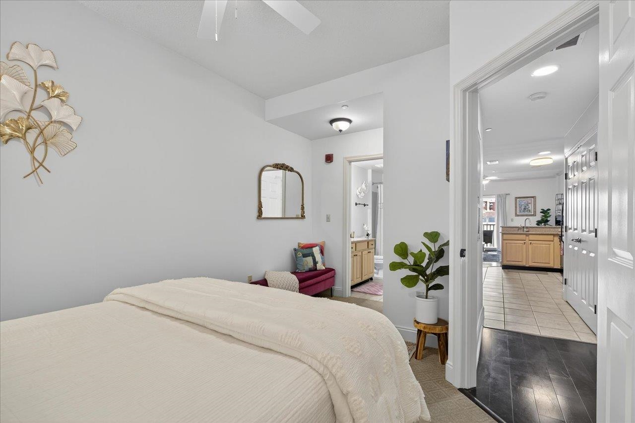 215 W COLLEGE Avenue Unit: 510