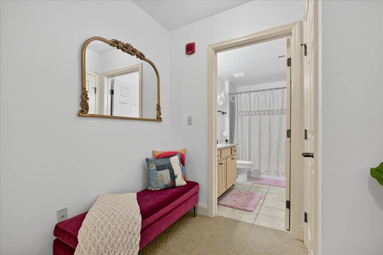 215 W COLLEGE Avenue Unit: 510