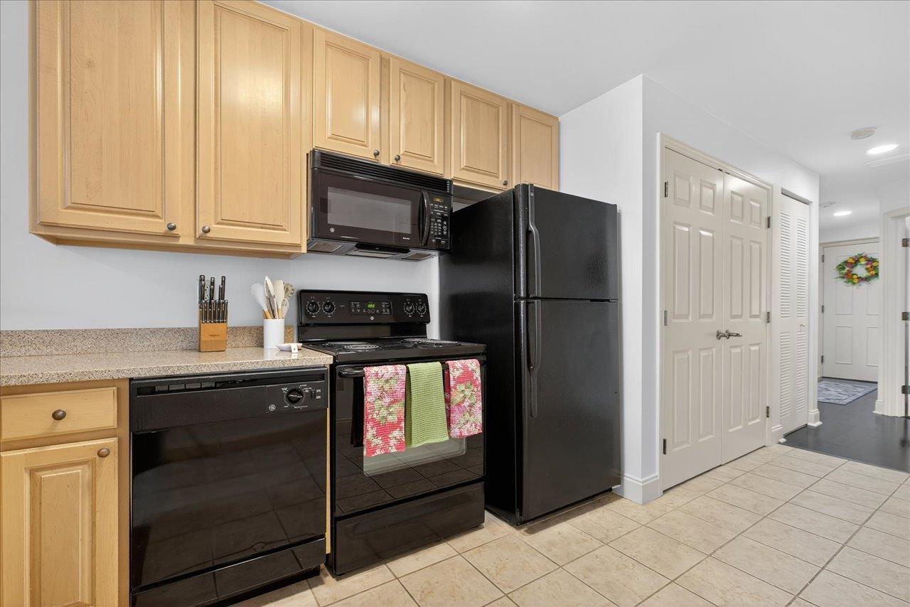 215 W COLLEGE Avenue Unit: 510