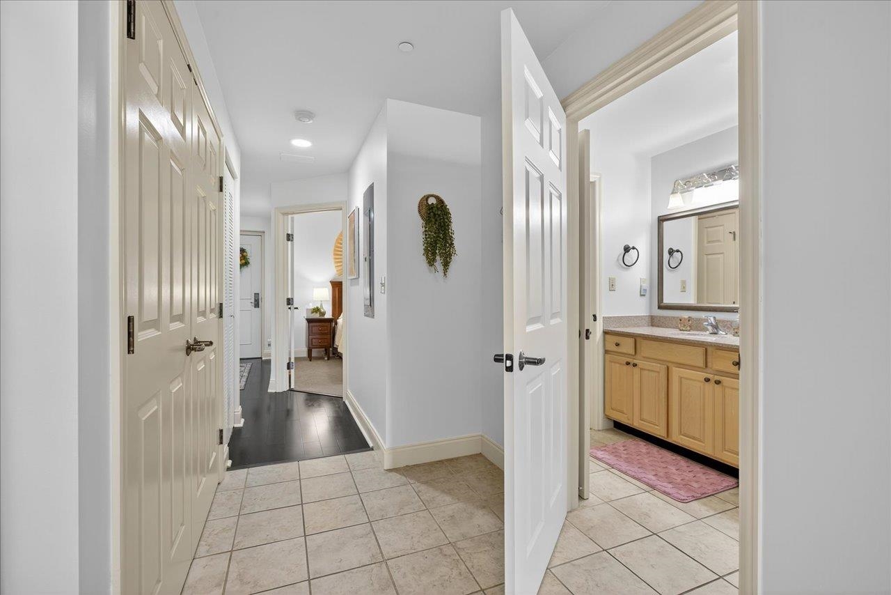215 W COLLEGE Avenue Unit: 510