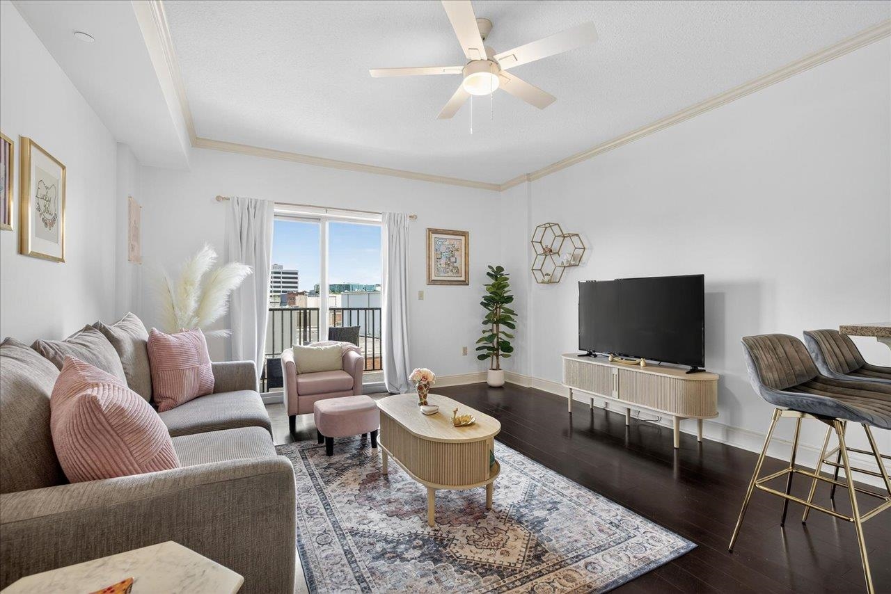 215 W COLLEGE Avenue Unit: 510