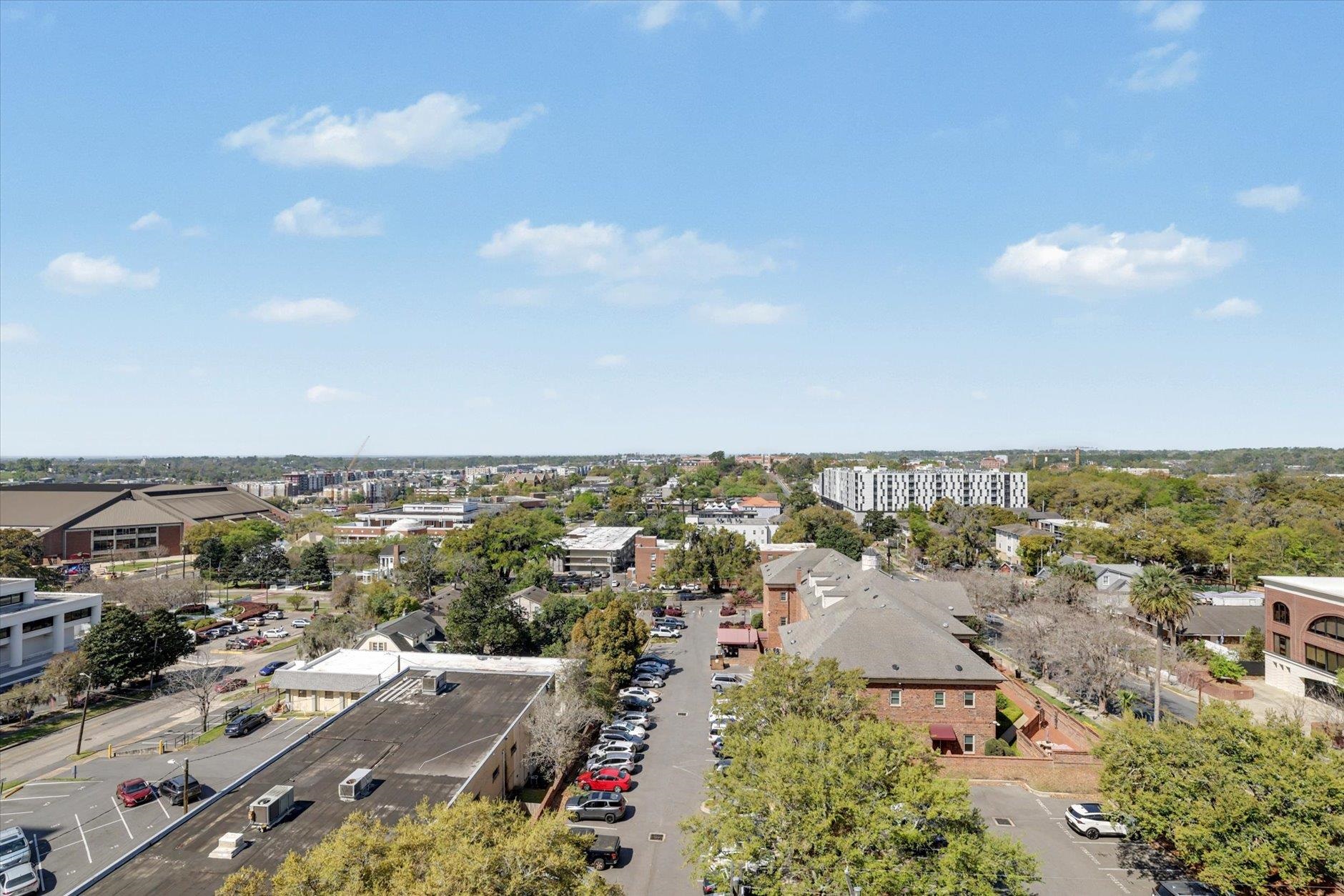 215 W COLLEGE Avenue Unit: 606B