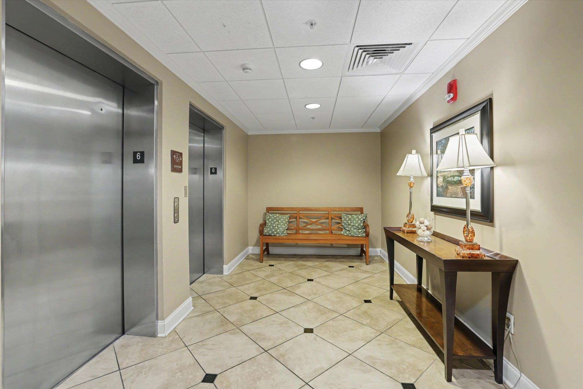 215 W COLLEGE Avenue Unit: 606B