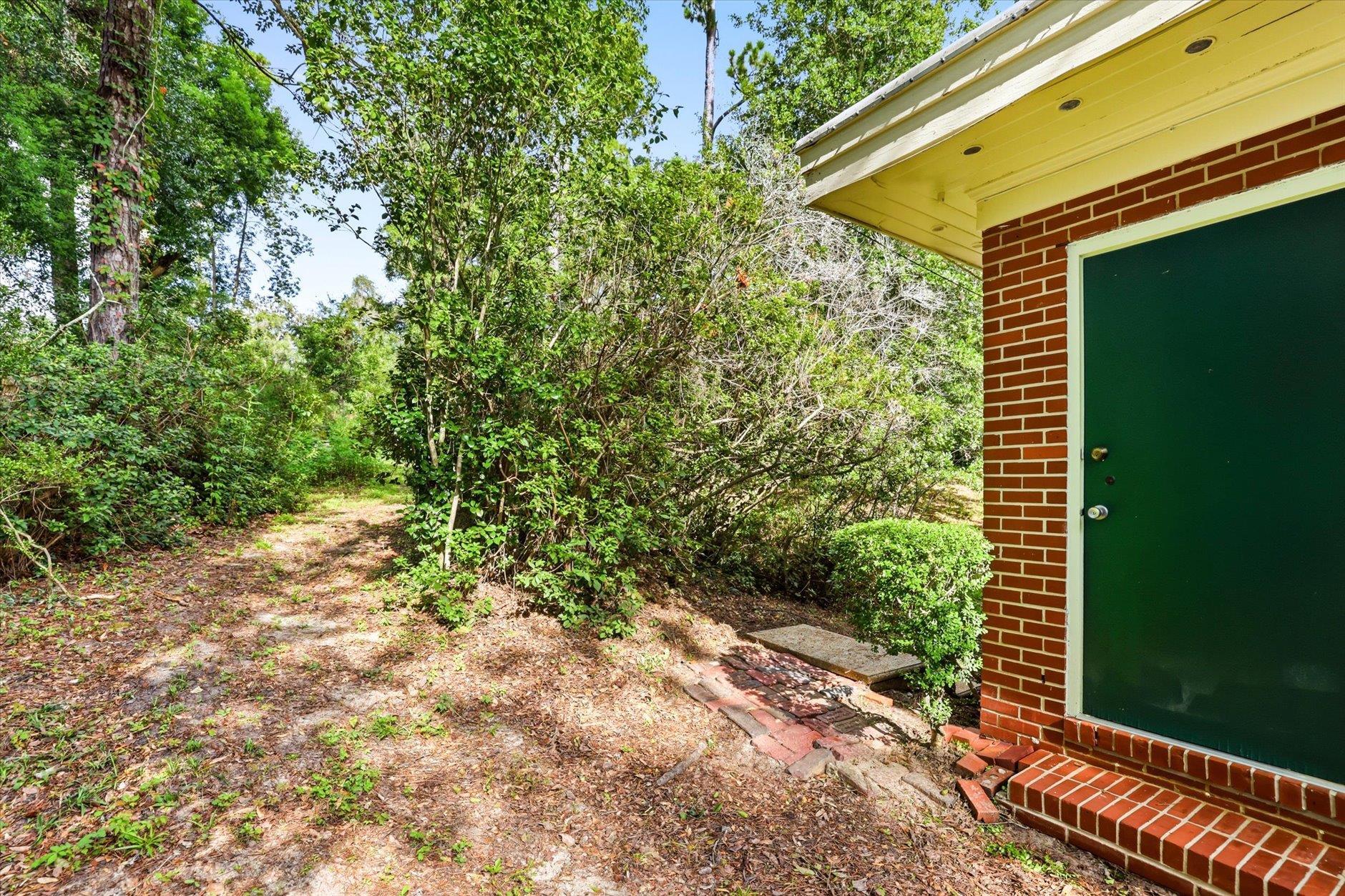 1318 W Indianhead Drive