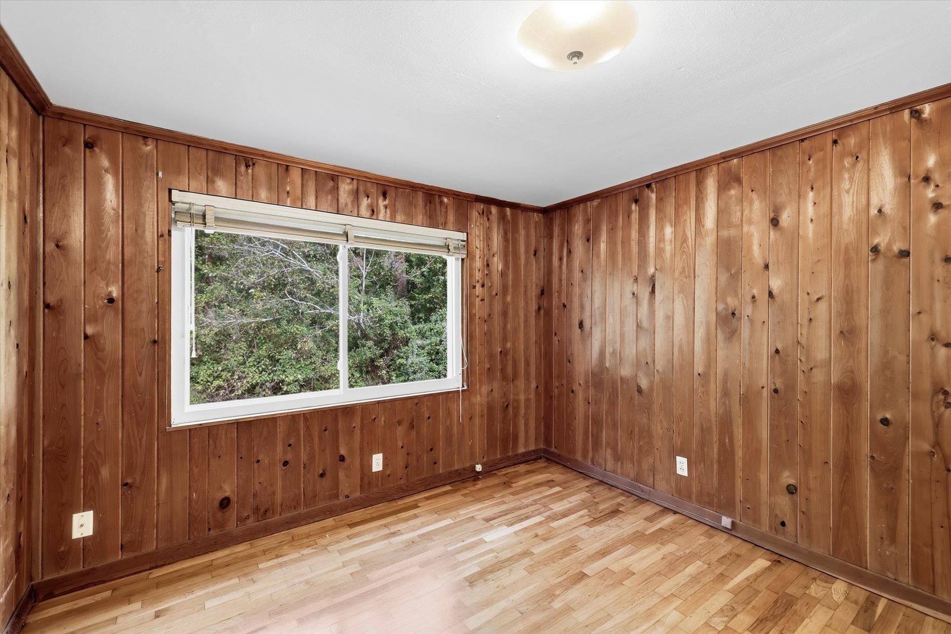 1318 W Indianhead Drive