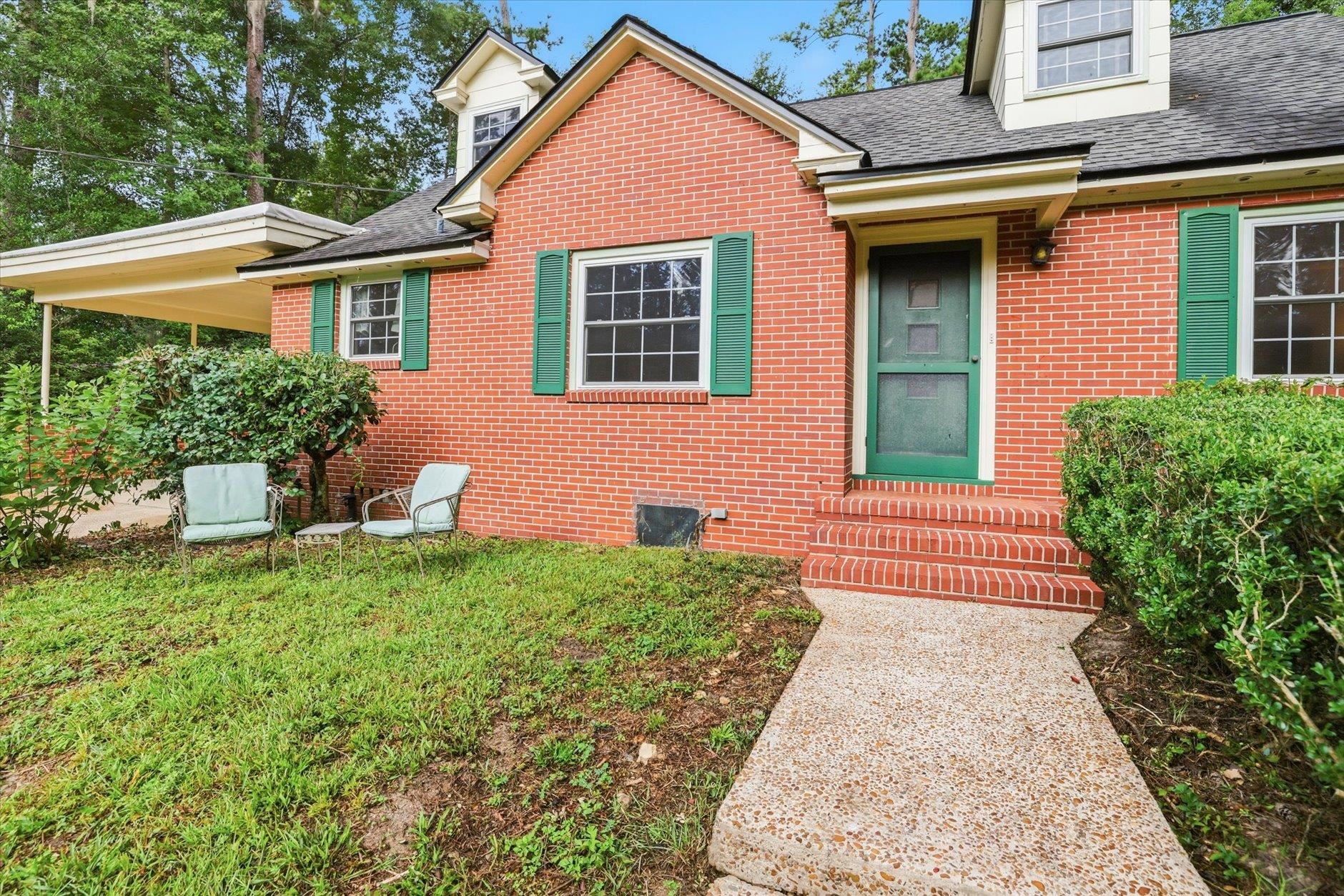 1318 W Indianhead Drive