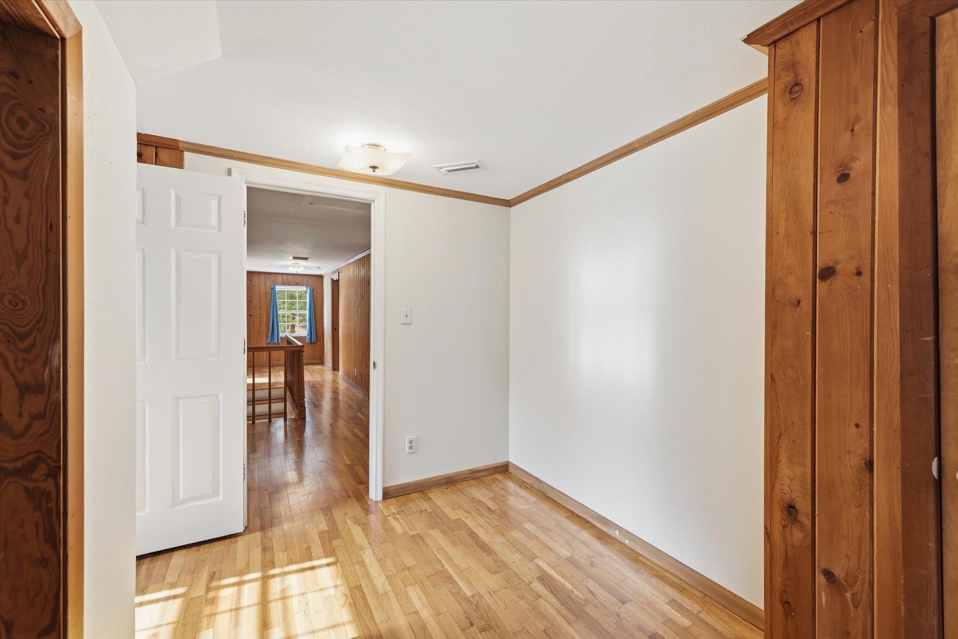 1318 W Indianhead Drive
