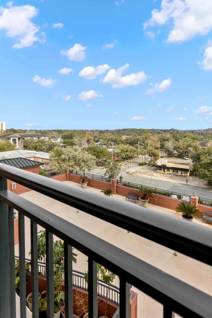121 N Monroe Street Unit: 7008