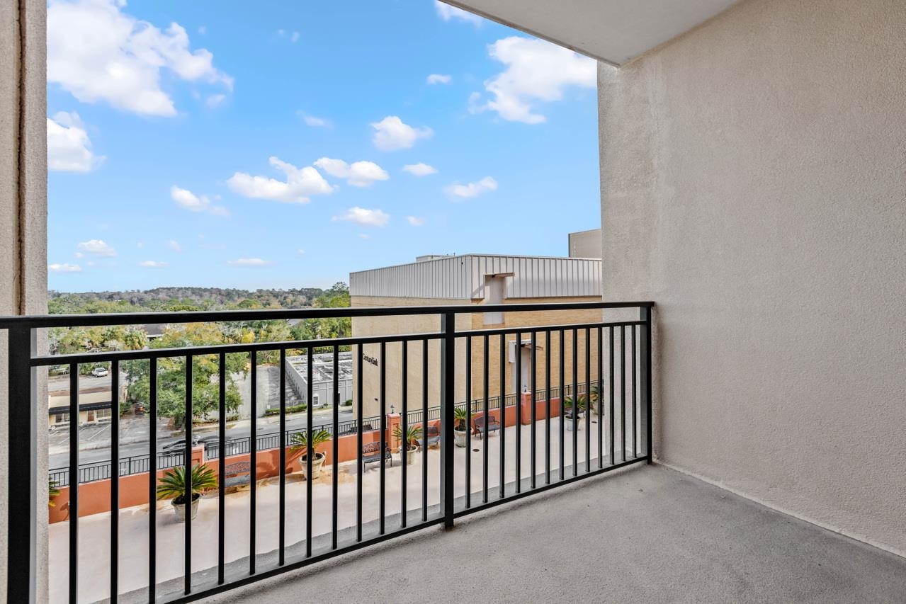 121 N Monroe Street Unit: 7008