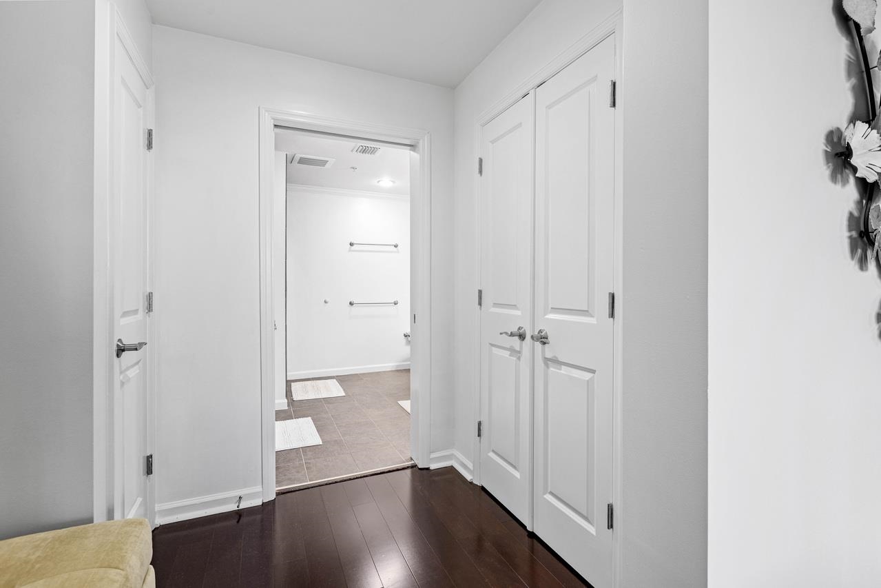 121 N Monroe Street Unit: 7008