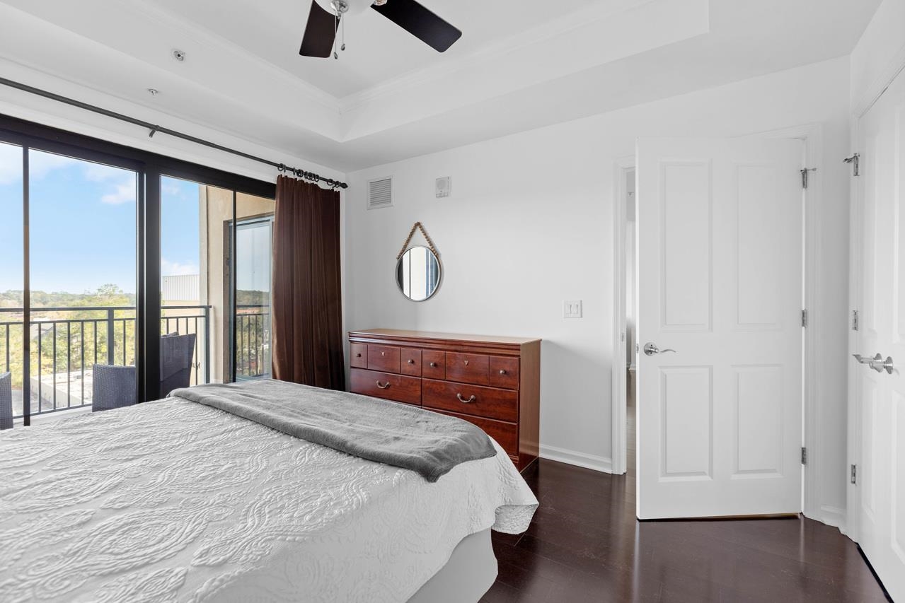 121 N Monroe Street Unit: 7008