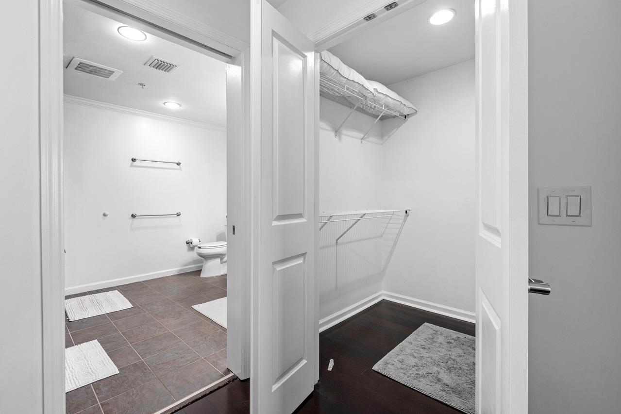 121 N Monroe Street Unit: 7008
