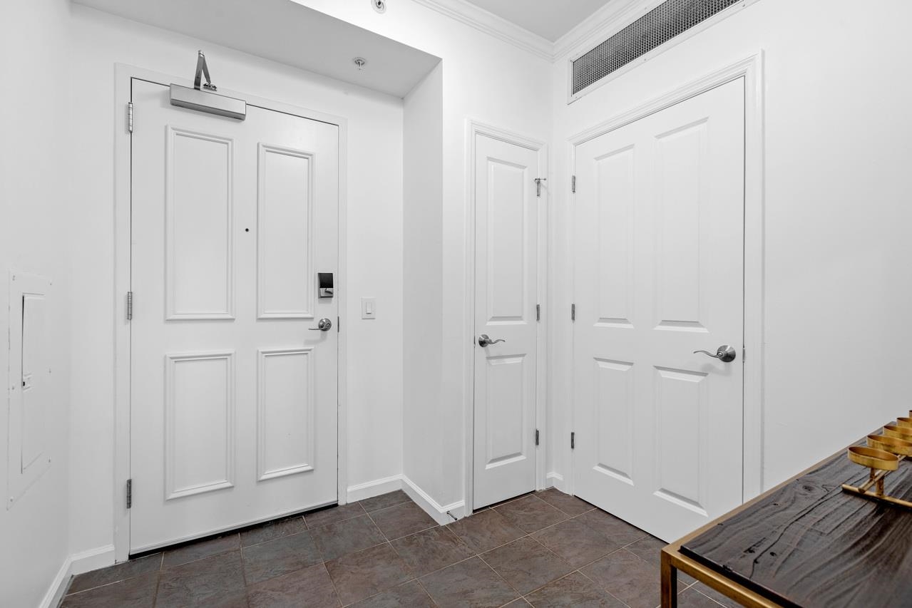 121 N Monroe Street Unit: 7008