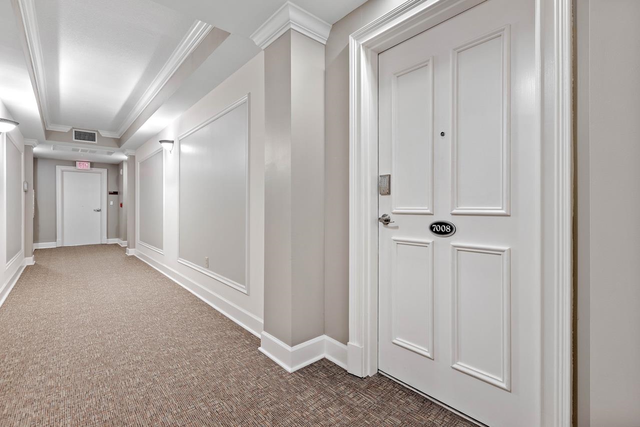 121 N Monroe Street Unit: 7008