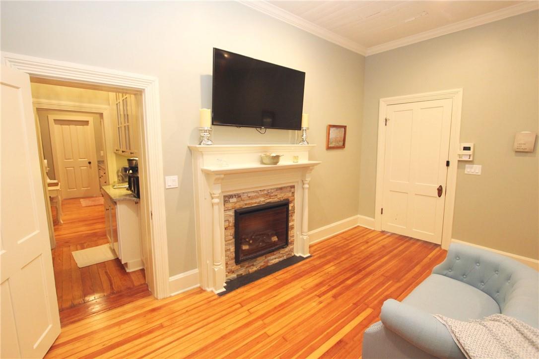 318 Camden Road