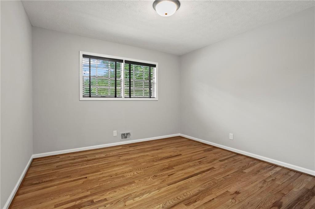 110 Suburban Drive NE