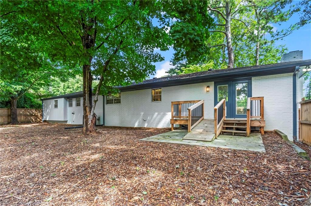 110 Suburban Drive NE