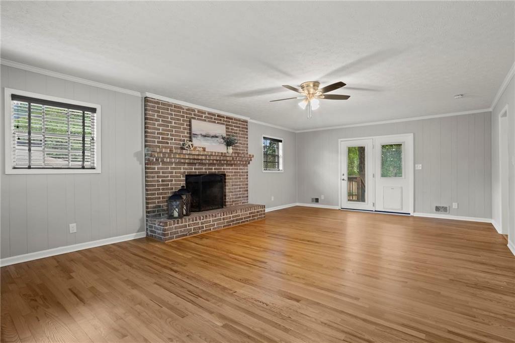 110 Suburban Drive NE