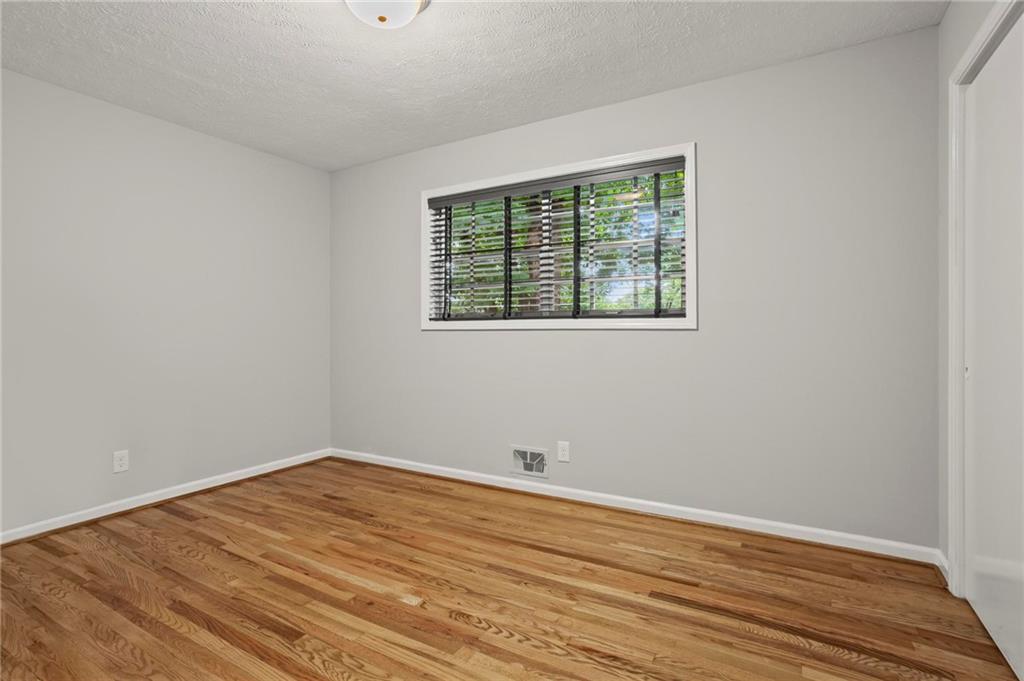 110 Suburban Drive NE