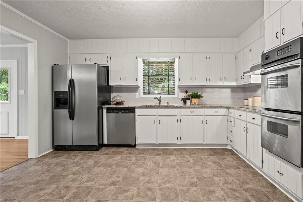 110 Suburban Drive NE