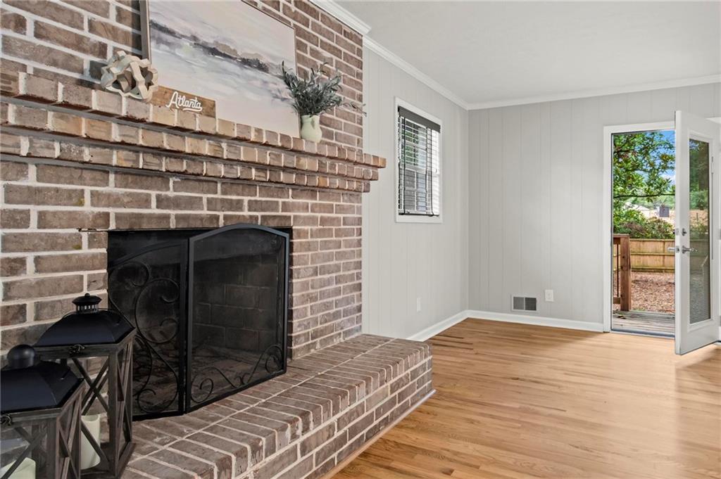 110 Suburban Drive NE