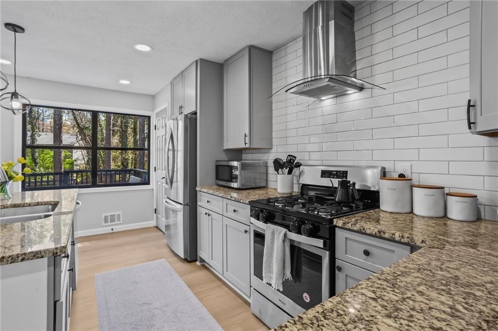 3065 Sumit Wood Drive NW