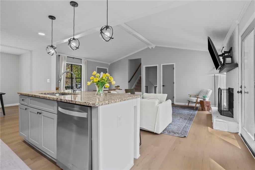 3065 Sumit Wood Drive NW