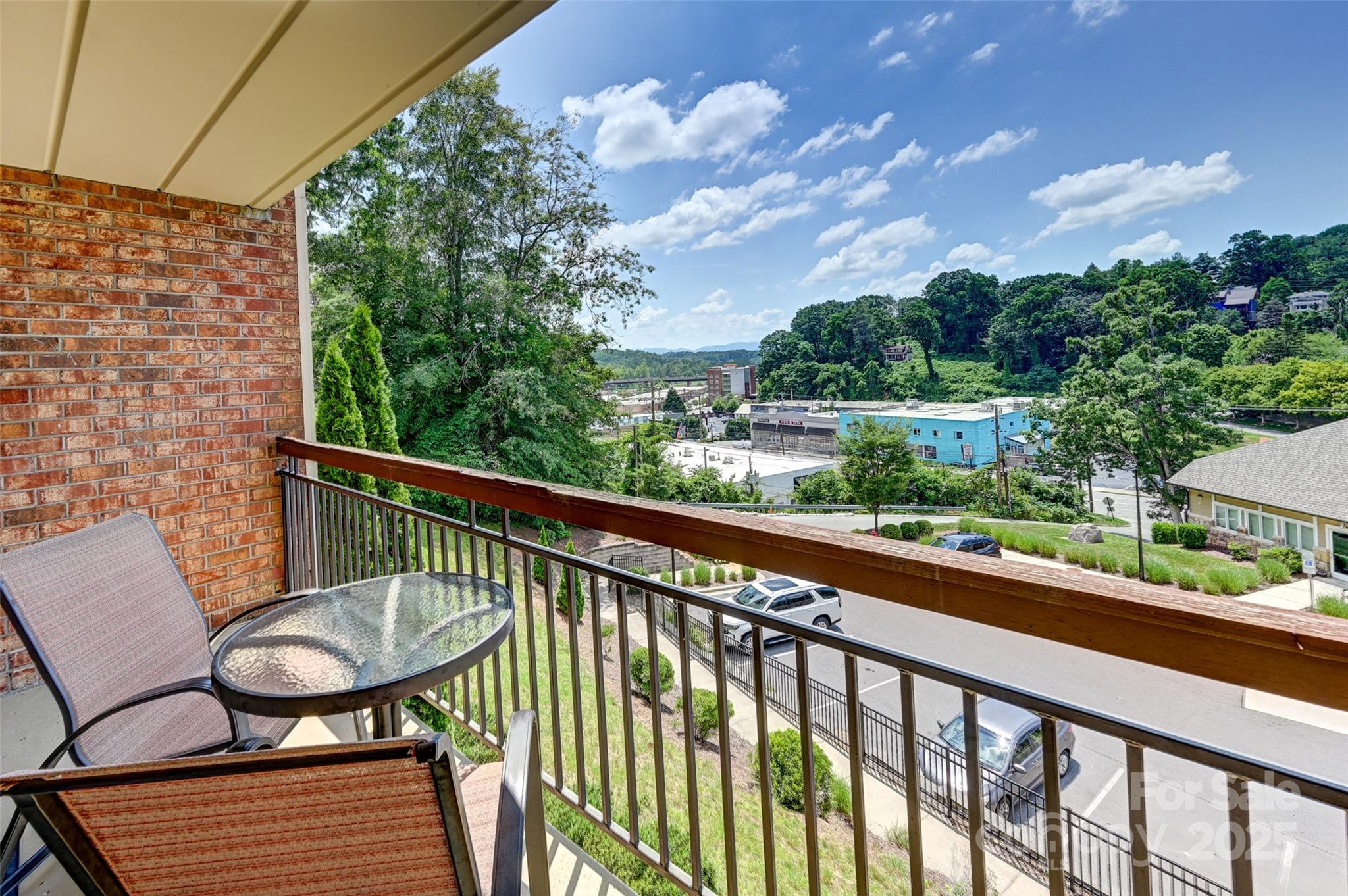 202 Bowling Park Road Unit: 202