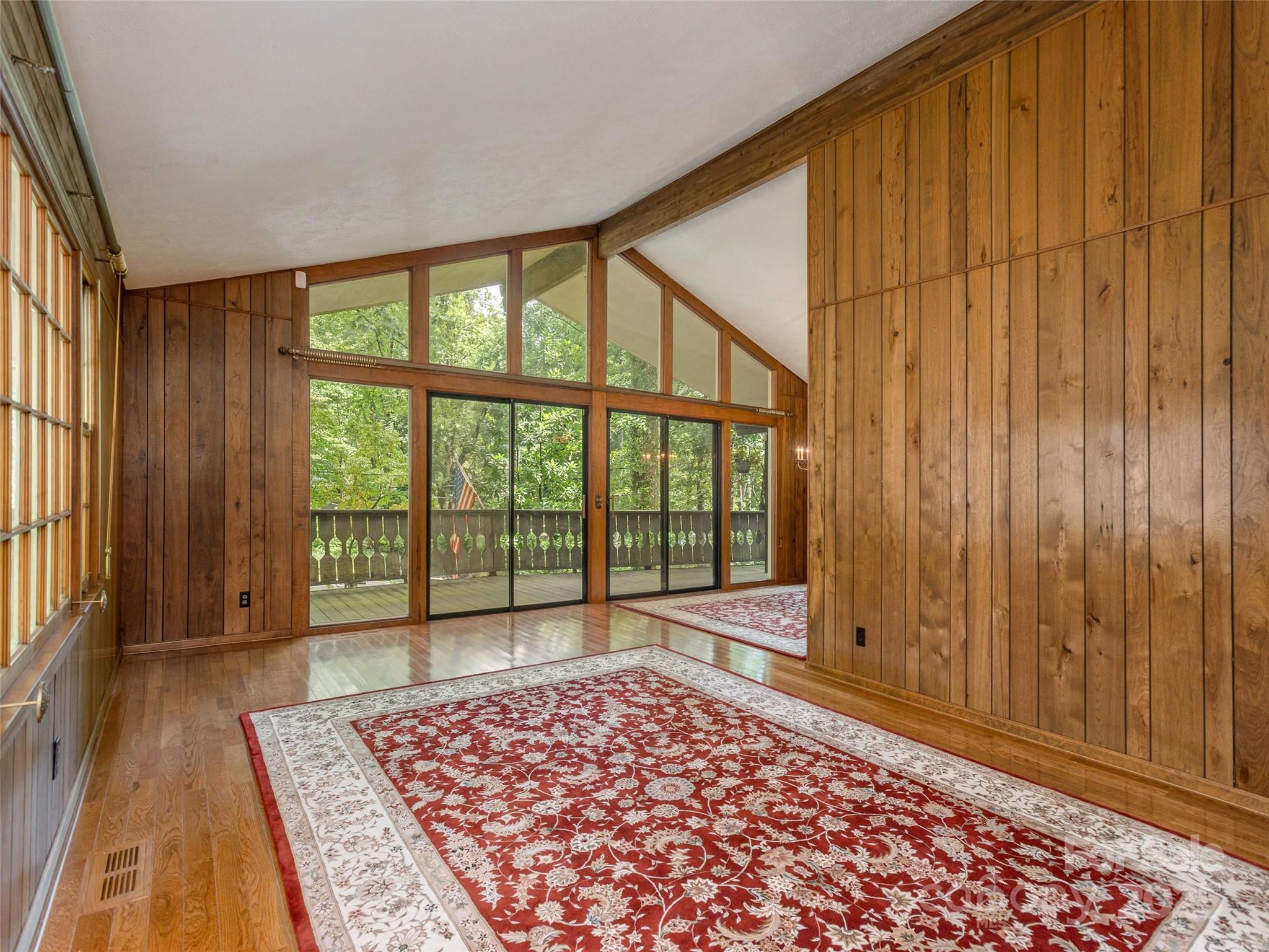 25 Iroquois Drive