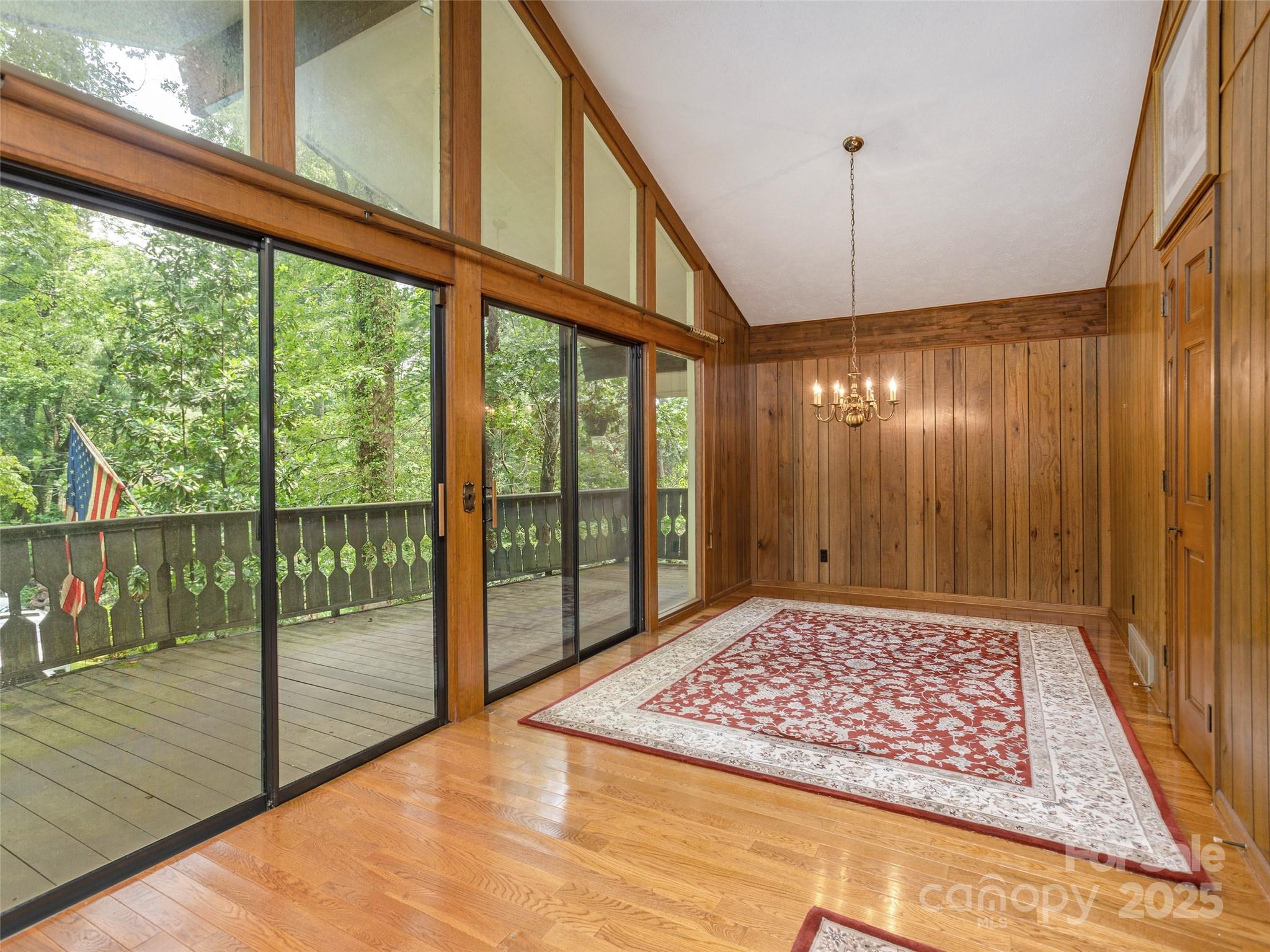 25 Iroquois Drive