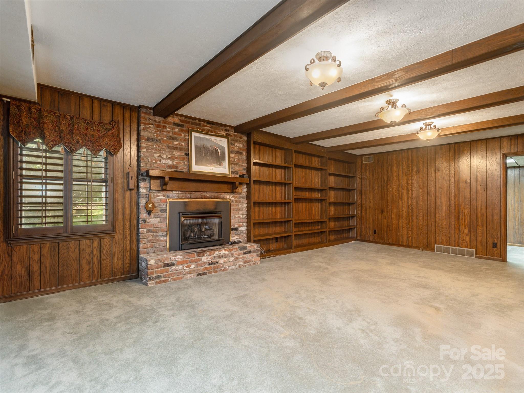 25 Iroquois Drive