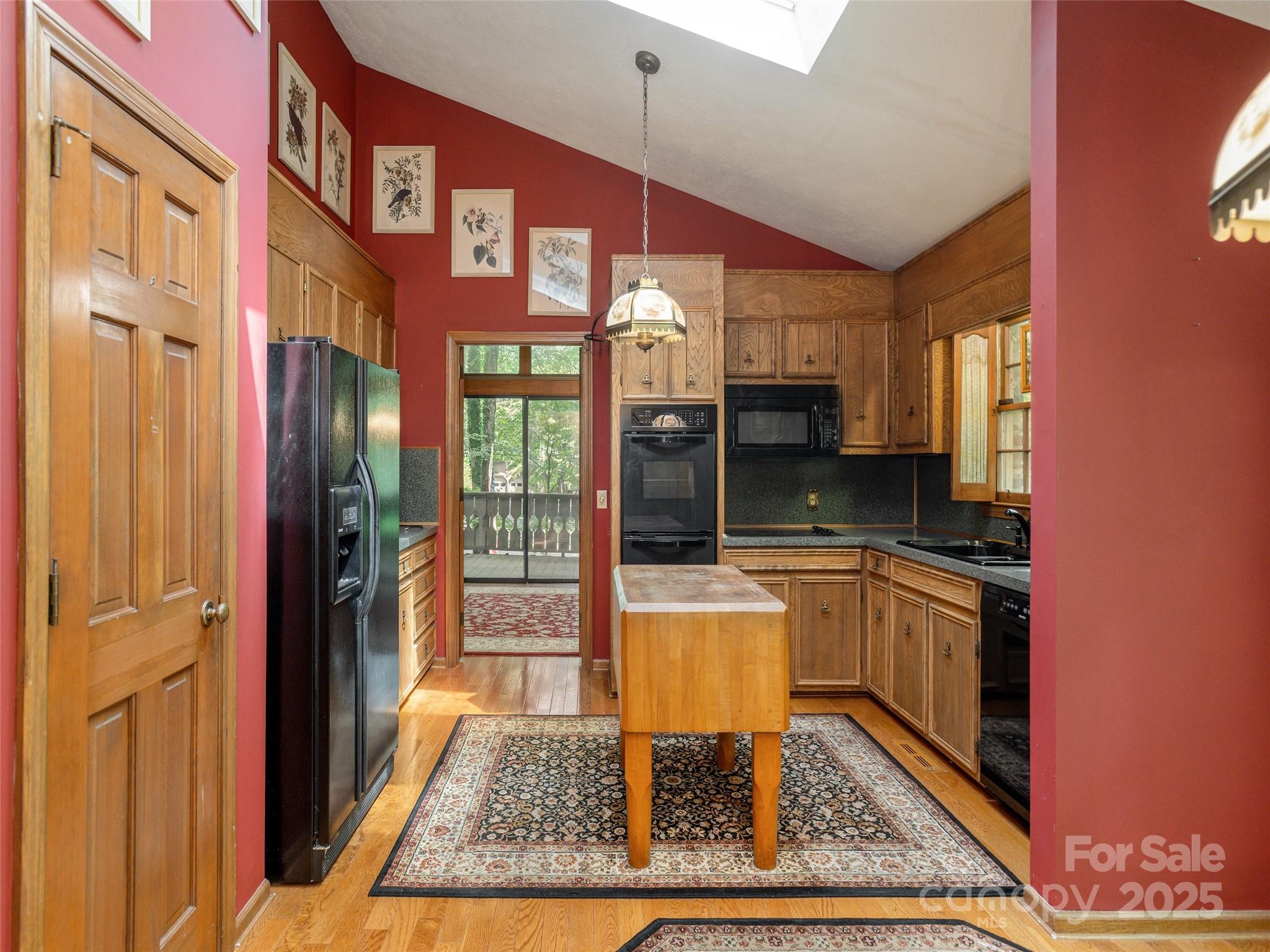 25 Iroquois Drive