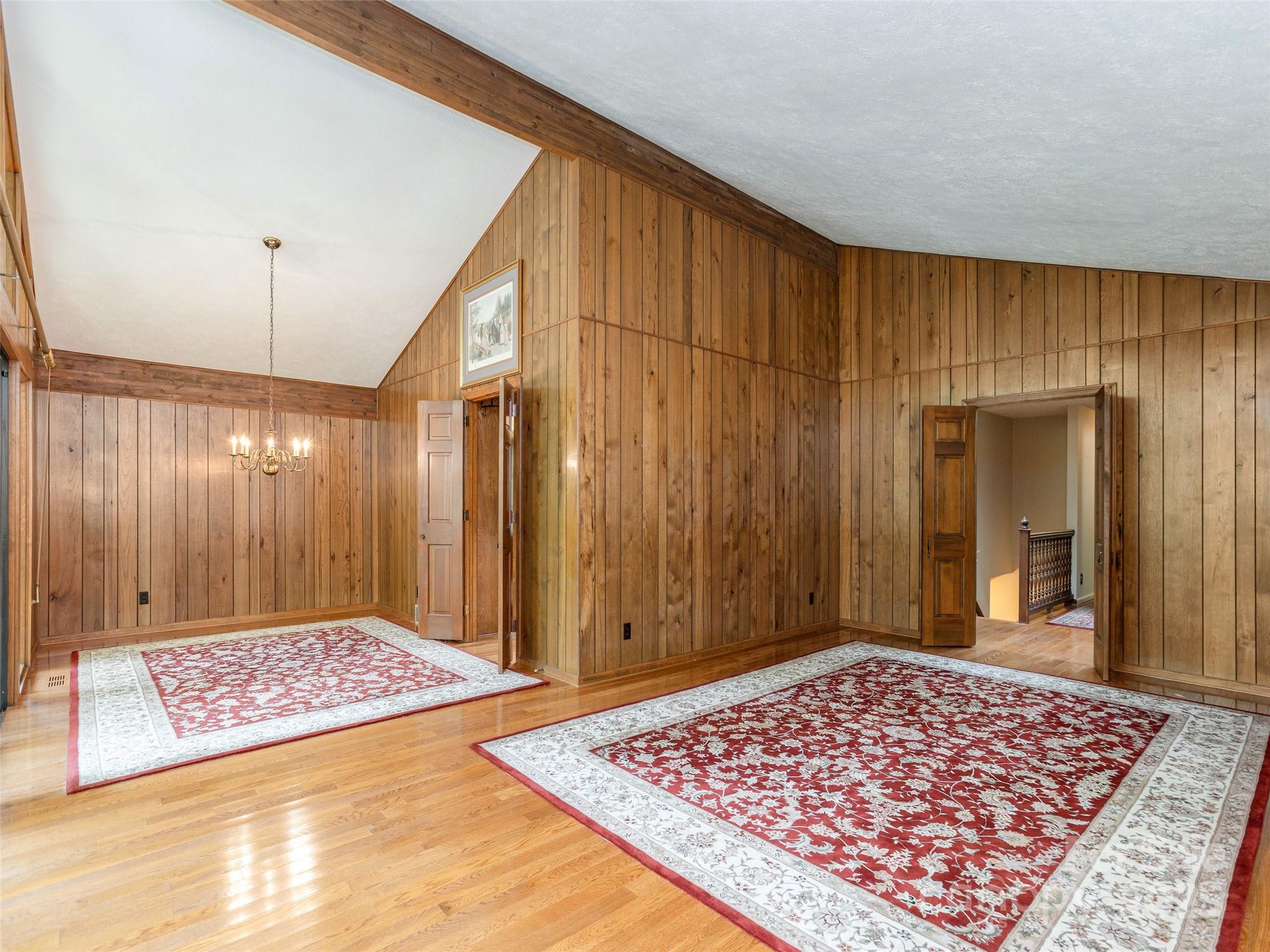 25 Iroquois Drive