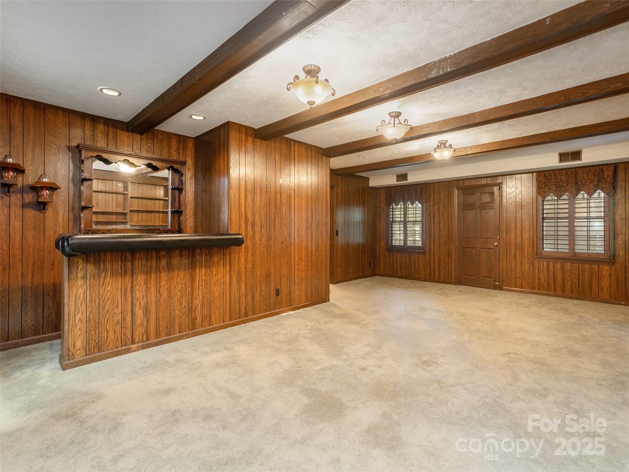 25 Iroquois Drive
