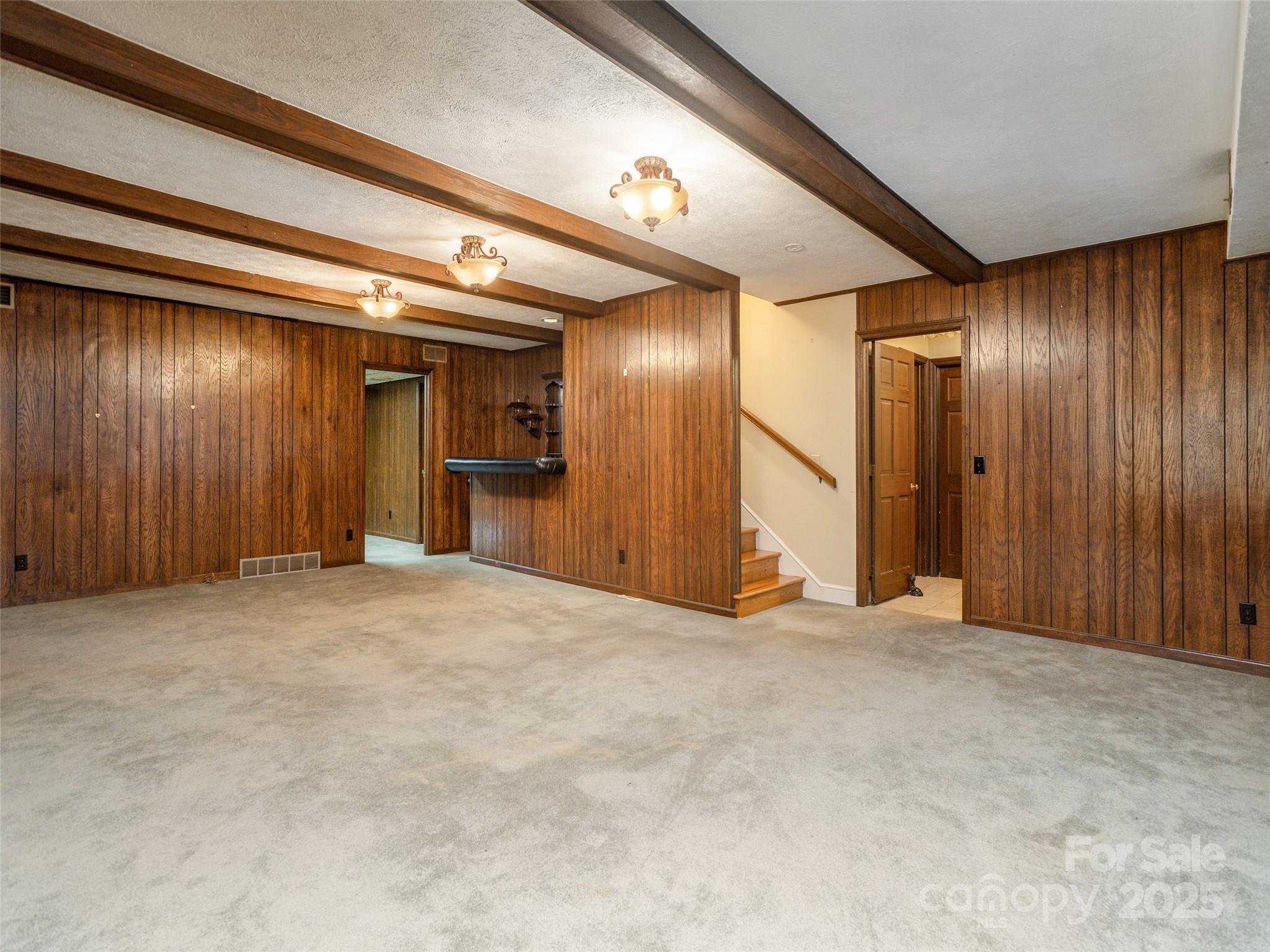25 Iroquois Drive