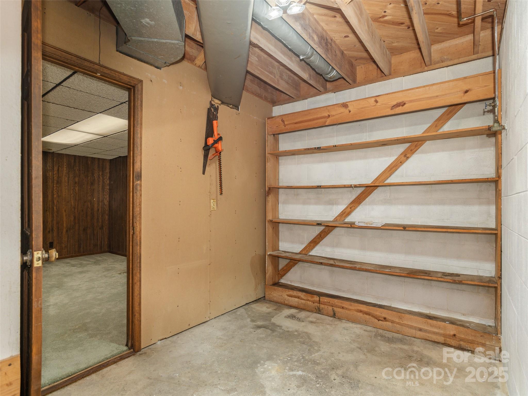 25 Iroquois Drive