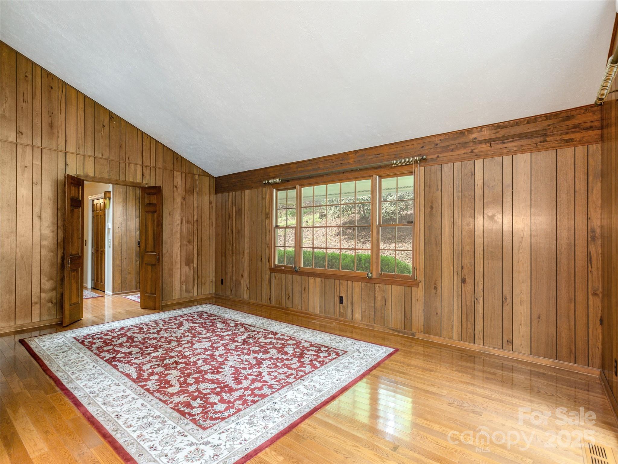 25 Iroquois Drive