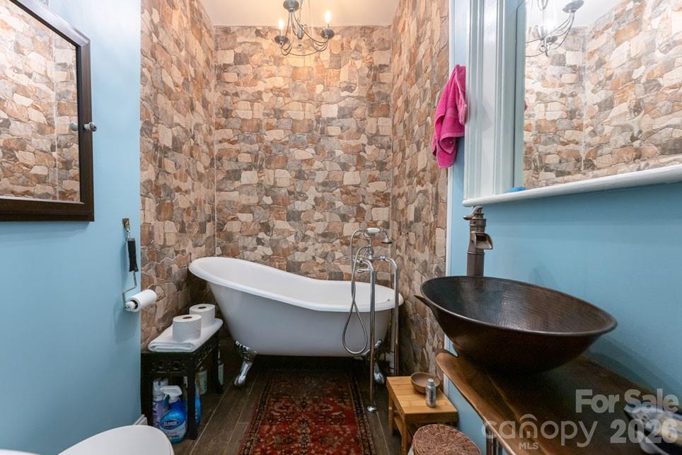 25 Mineral Springs Road