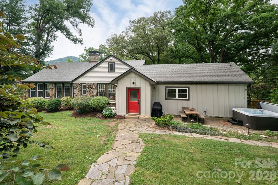 25 Mineral Springs Road