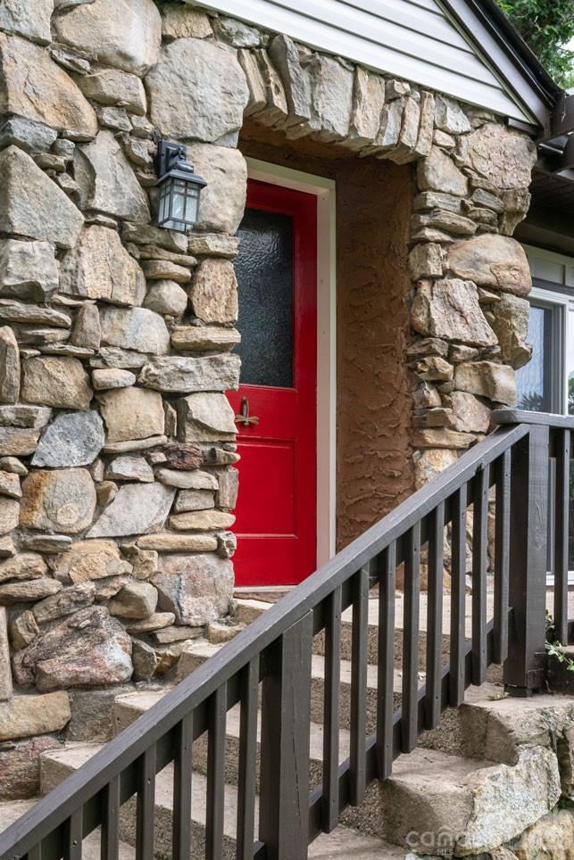 25 Mineral Springs Road