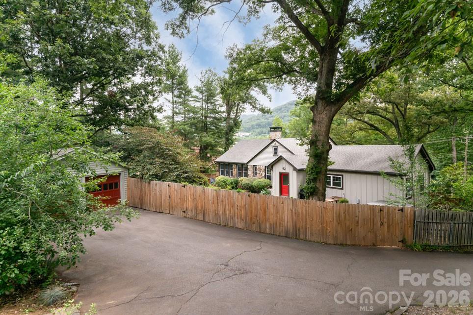 25 Mineral Springs Road