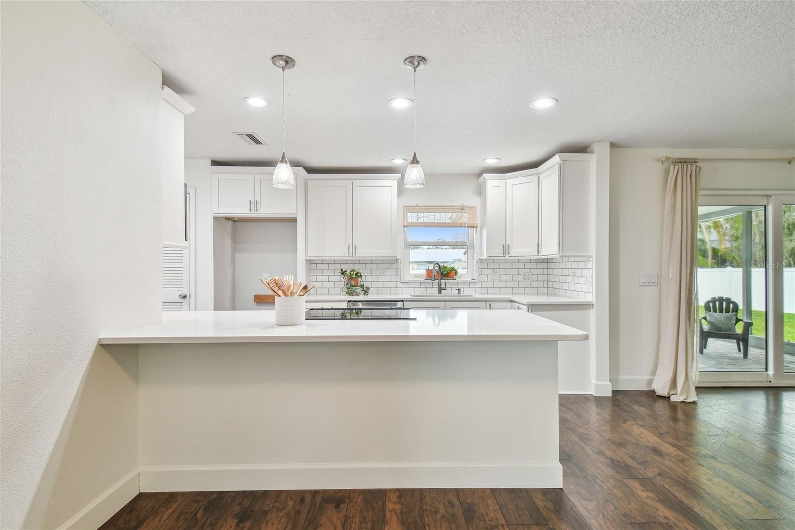 3400 LAKE PADGETT DR