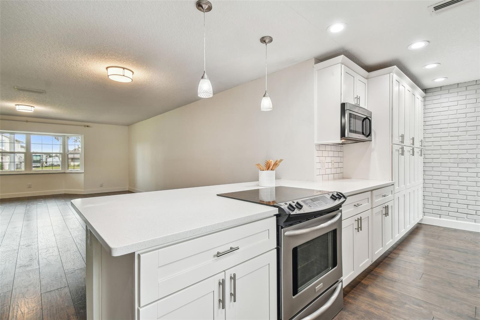 3400 LAKE PADGETT DR