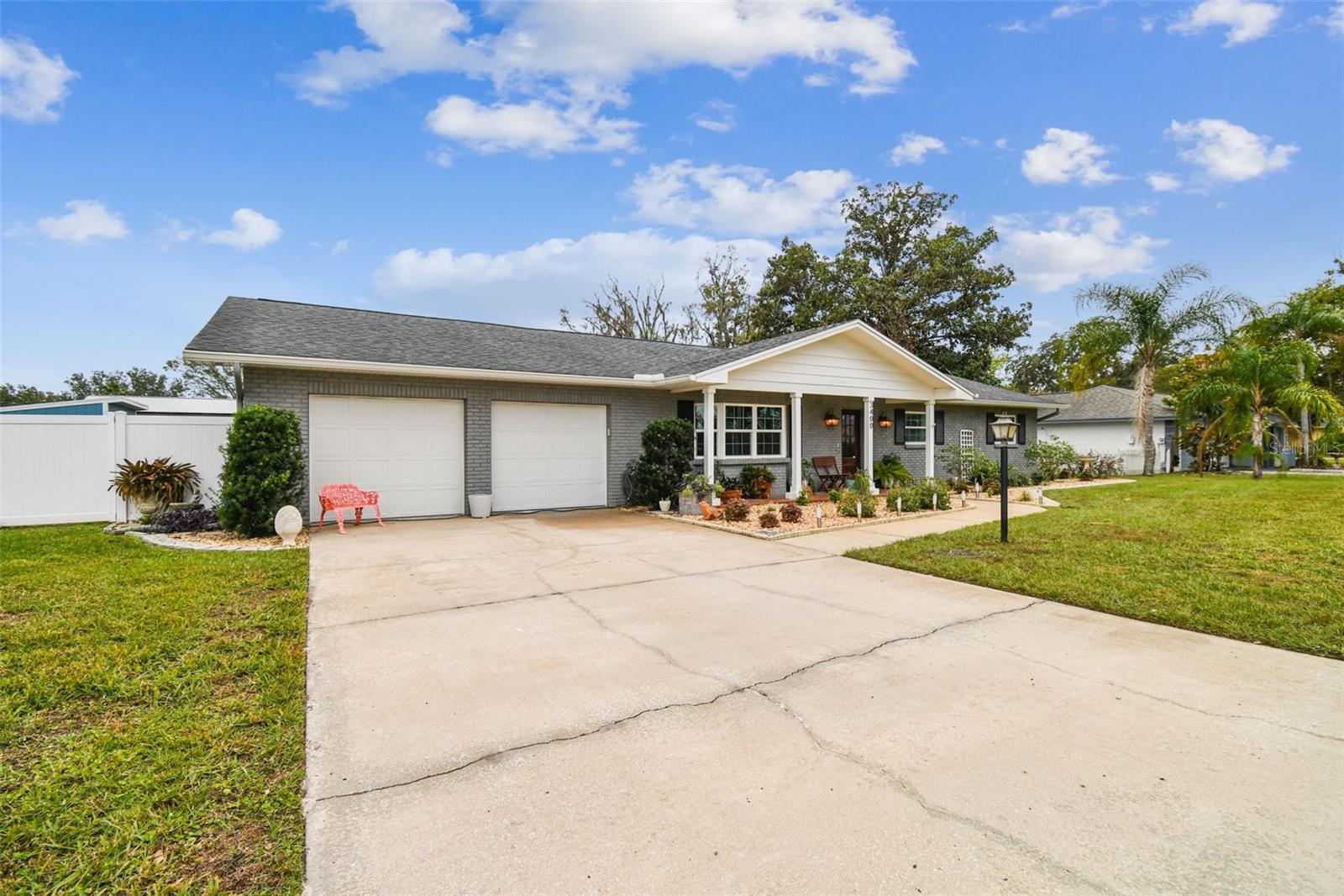 3400 LAKE PADGETT DR