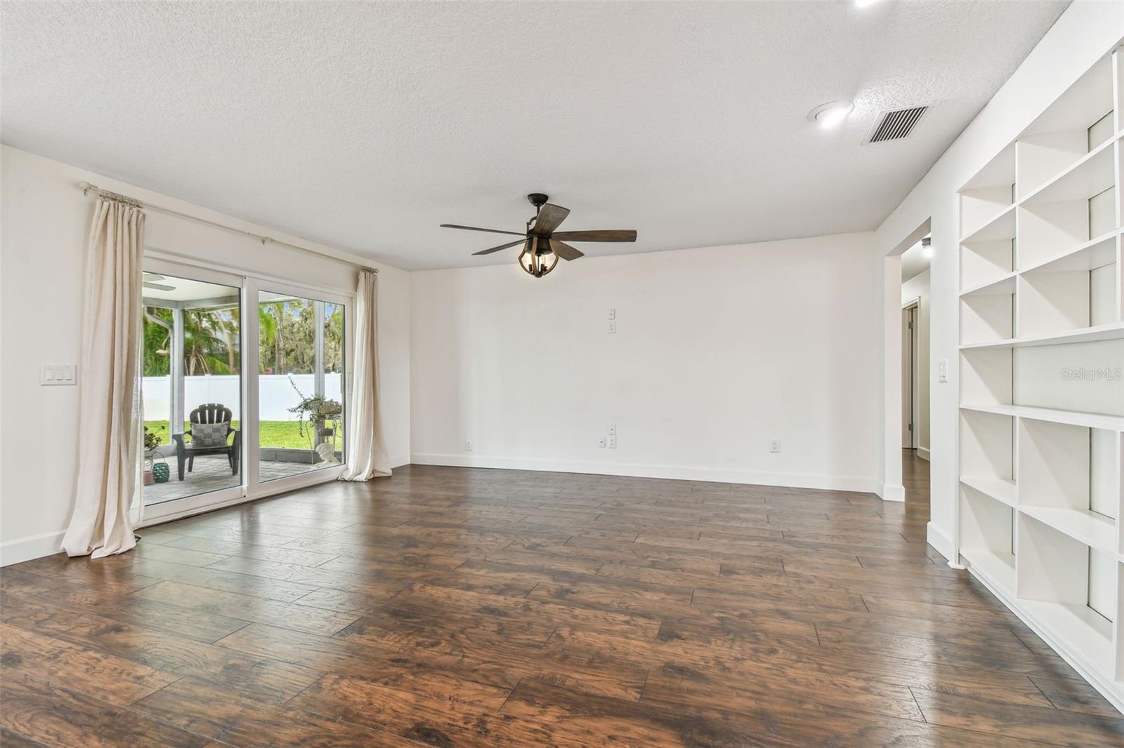 3400 LAKE PADGETT DR