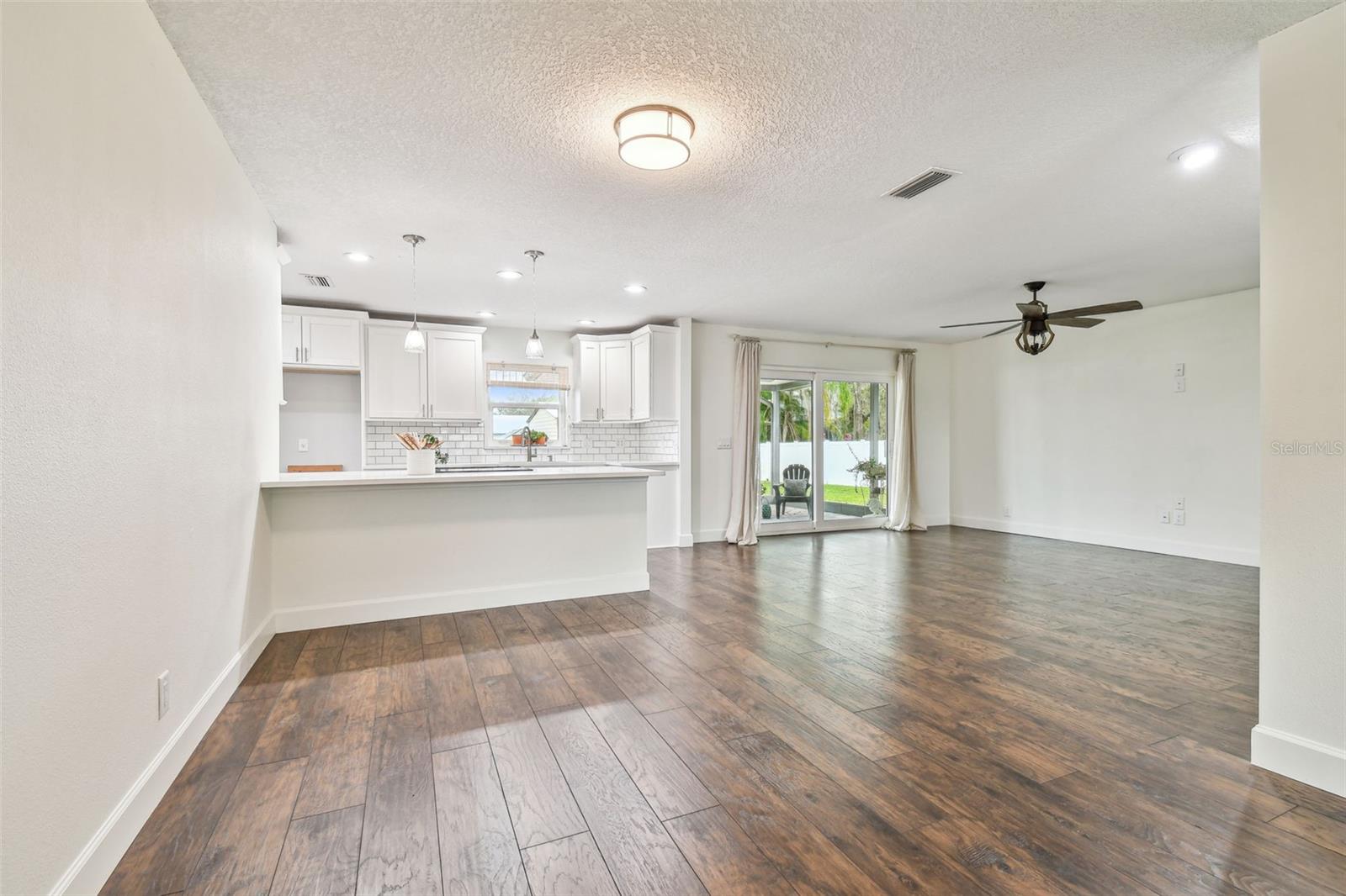 3400 LAKE PADGETT DR